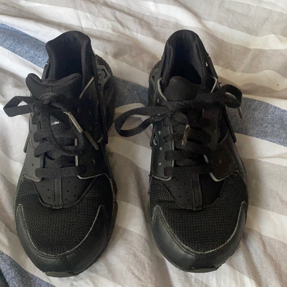 nike huarache black kids